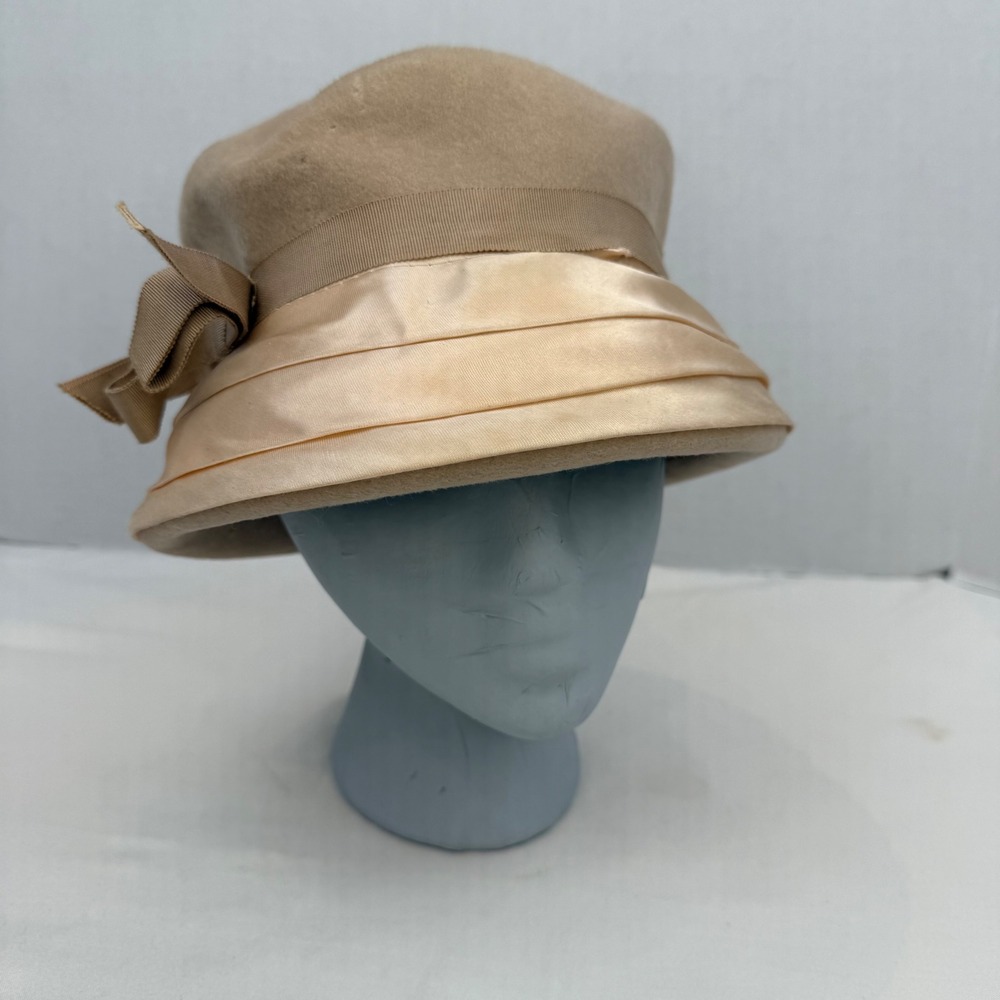 Vintage Glenover Henry Pollak NY Wool Felt Cloche Hat Tan Beige Union Made Bow